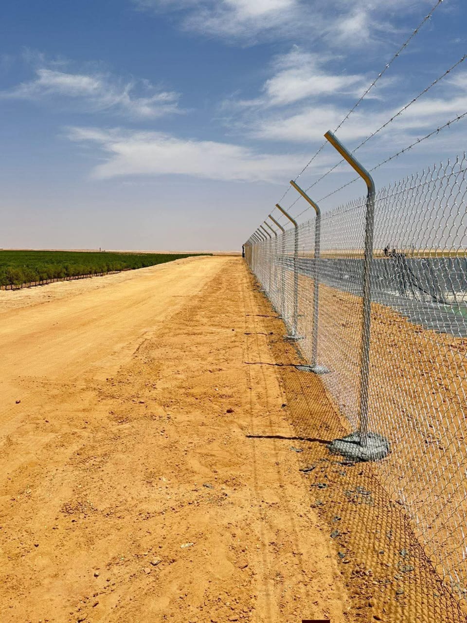 تسوير مزارع بالشبك مع خطوط شايك